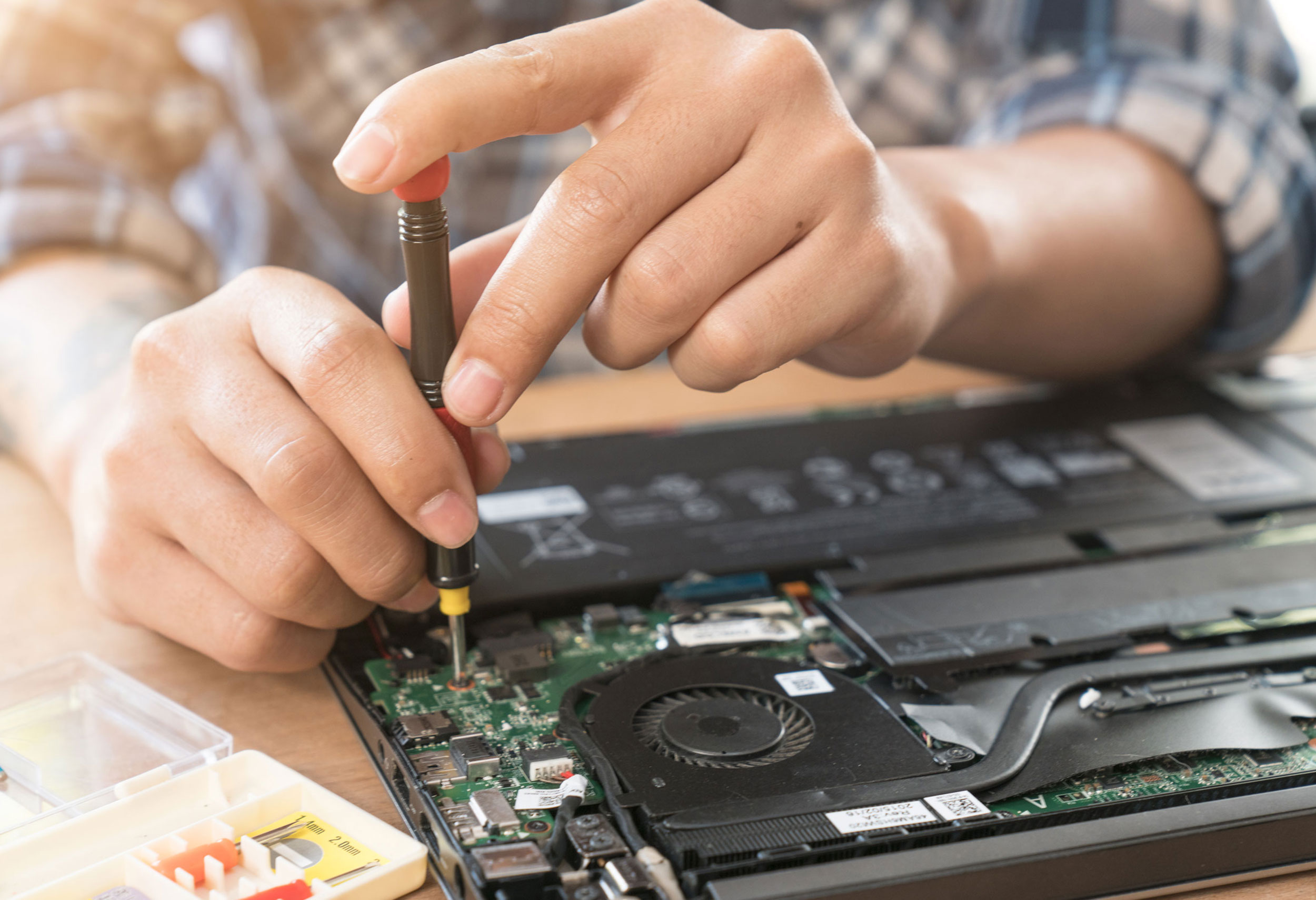 What Is Computer Repair And Maintenance