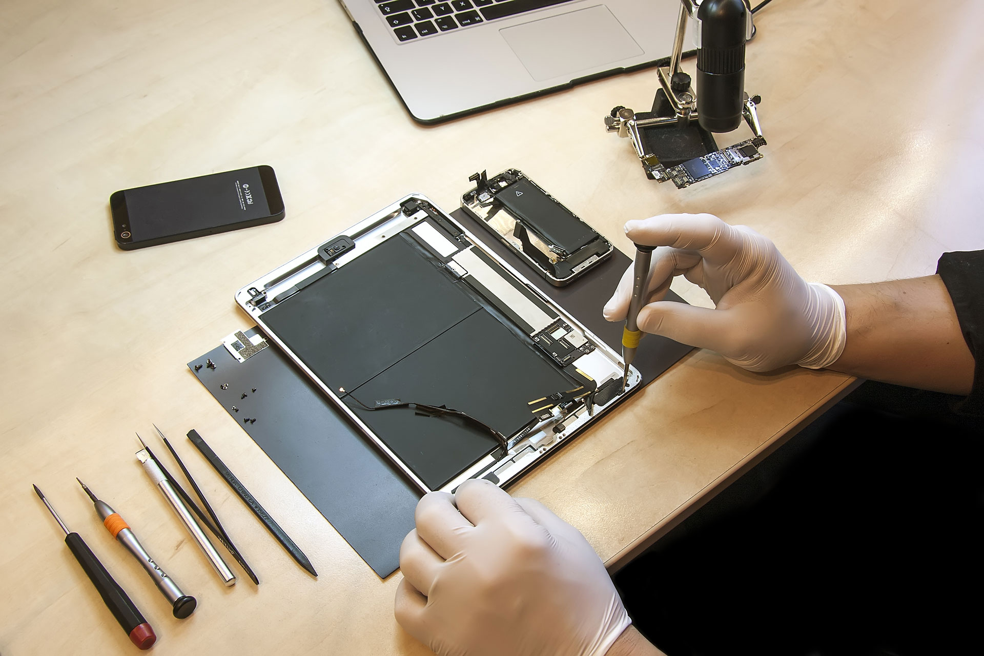 Our iPhone & iPad Repair Services: